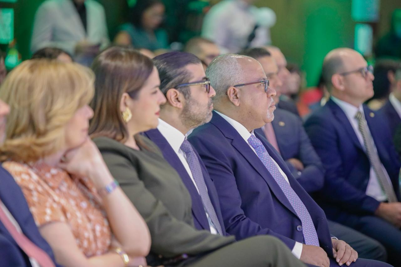 Director Promipyme asiste a Foro Económico El Dinero 2025